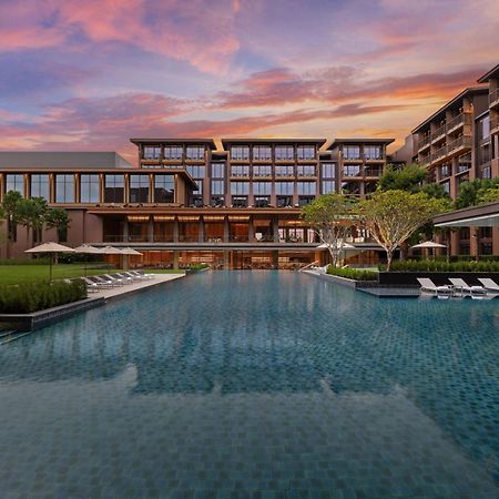 Courtyard By Marriott Bangkok Suvarnabhumi Airport Bagian luar foto
