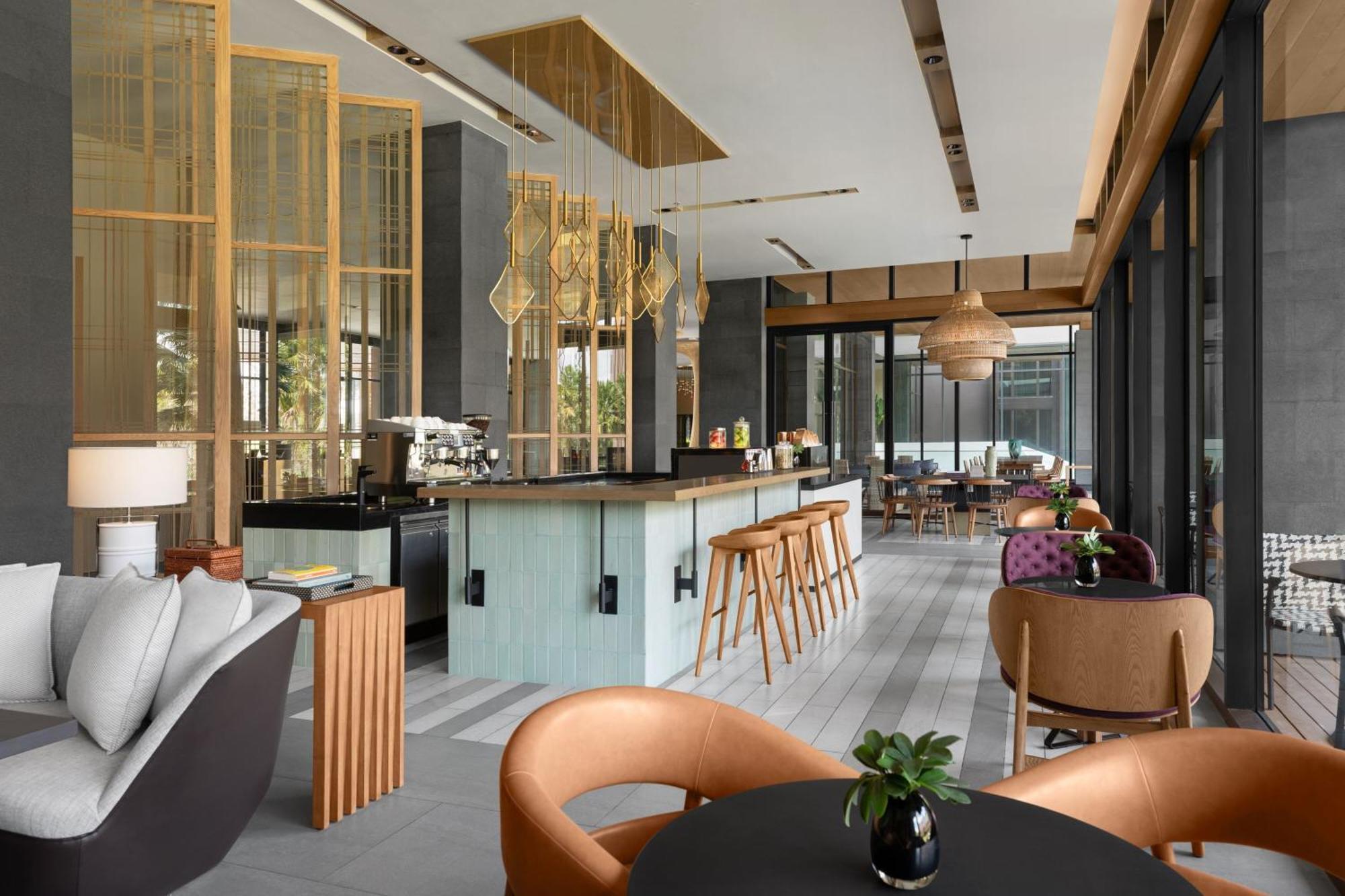 Courtyard By Marriott Bangkok Suvarnabhumi Airport Bagian luar foto