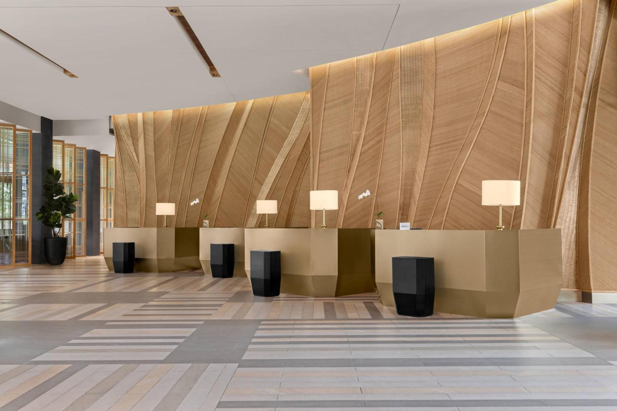Courtyard By Marriott Bangkok Suvarnabhumi Airport Bagian luar foto