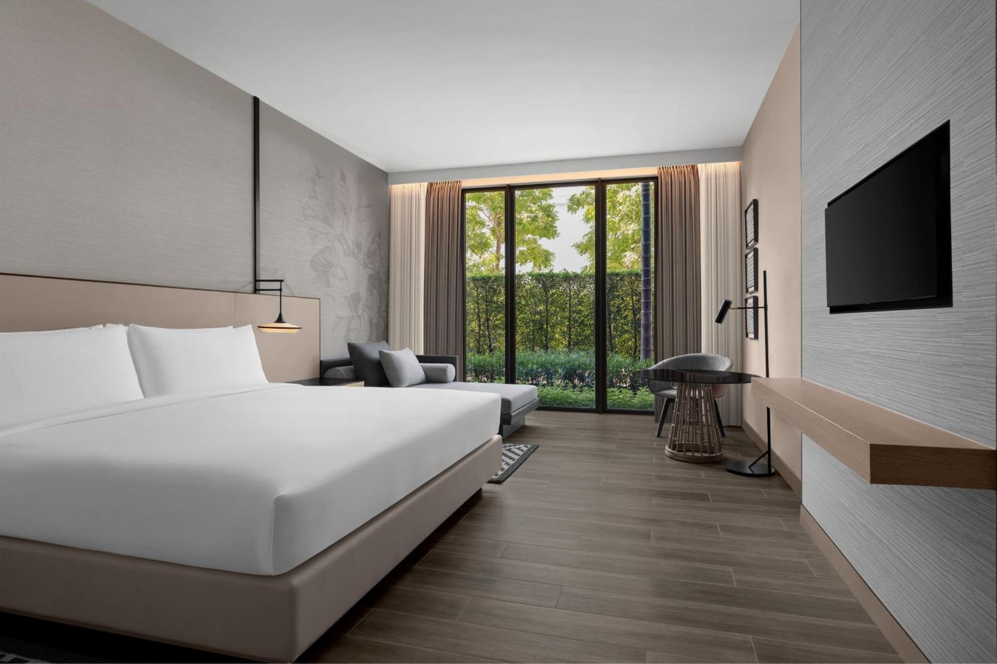 Courtyard By Marriott Bangkok Suvarnabhumi Airport Bagian luar foto